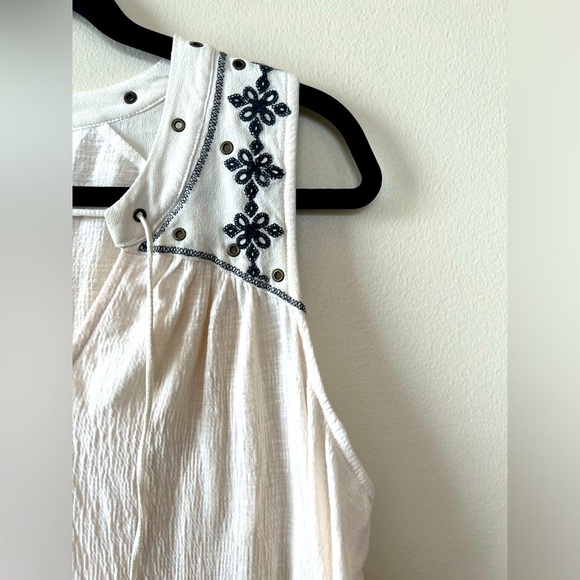 Torrid Size 0 Sleeveless Tunic Tank‎ Women L with Tie Front Embroidered Grommets - Picture 8 of 12